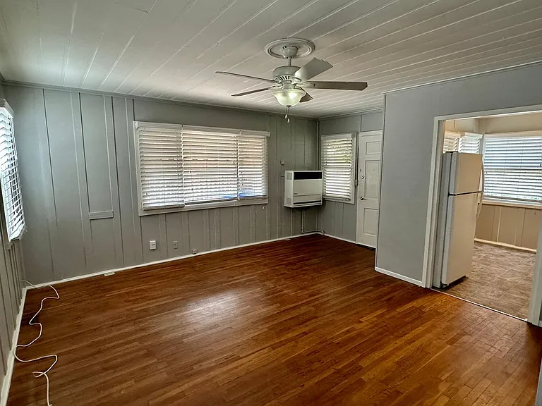 4561-4565 Altadena Ave — Photo 7