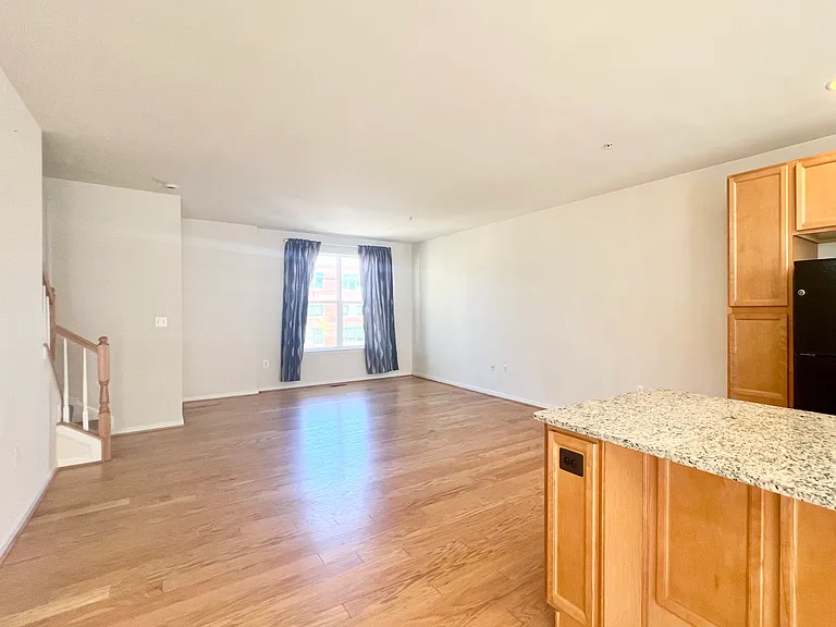 675 Anacostia Ave NE — Photo 4