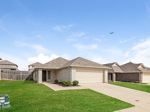 2nd image of 1606 Swallow Dr