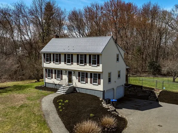 4 Brookside Ct, Methuen, MA 01844