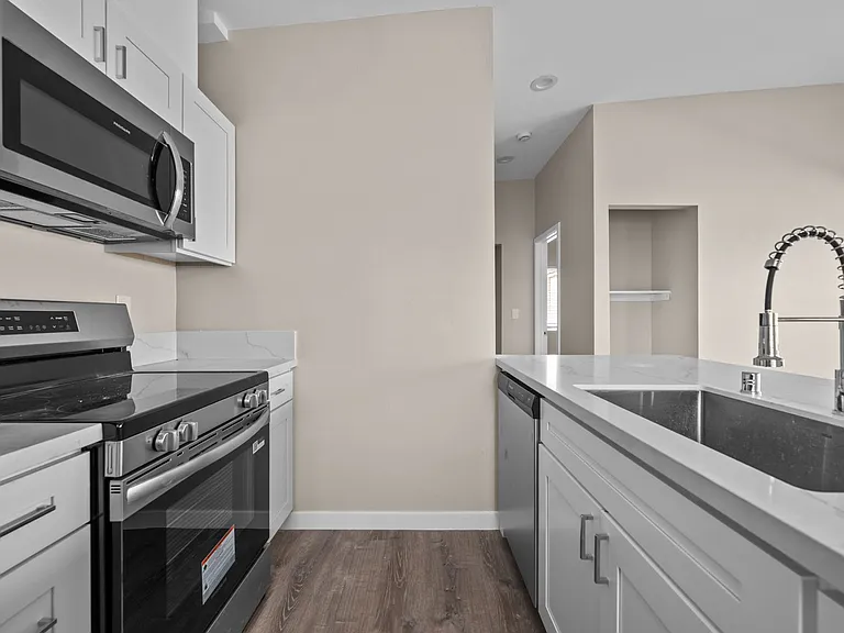 6211 Mesita Dr — Photo 5