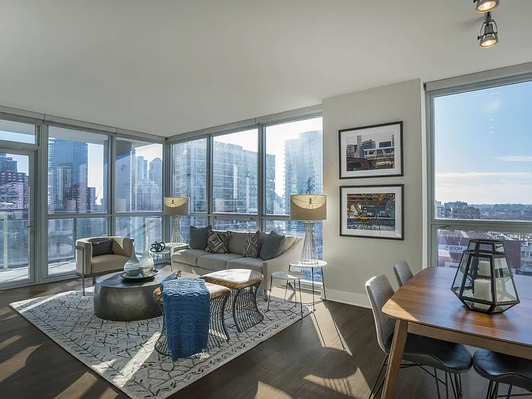 The Elle Apartments — Photo 14