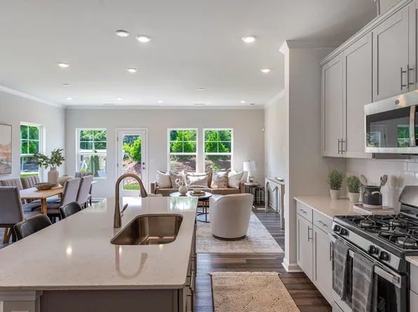 248 Paramount Dr, Smithfield, NC 27577