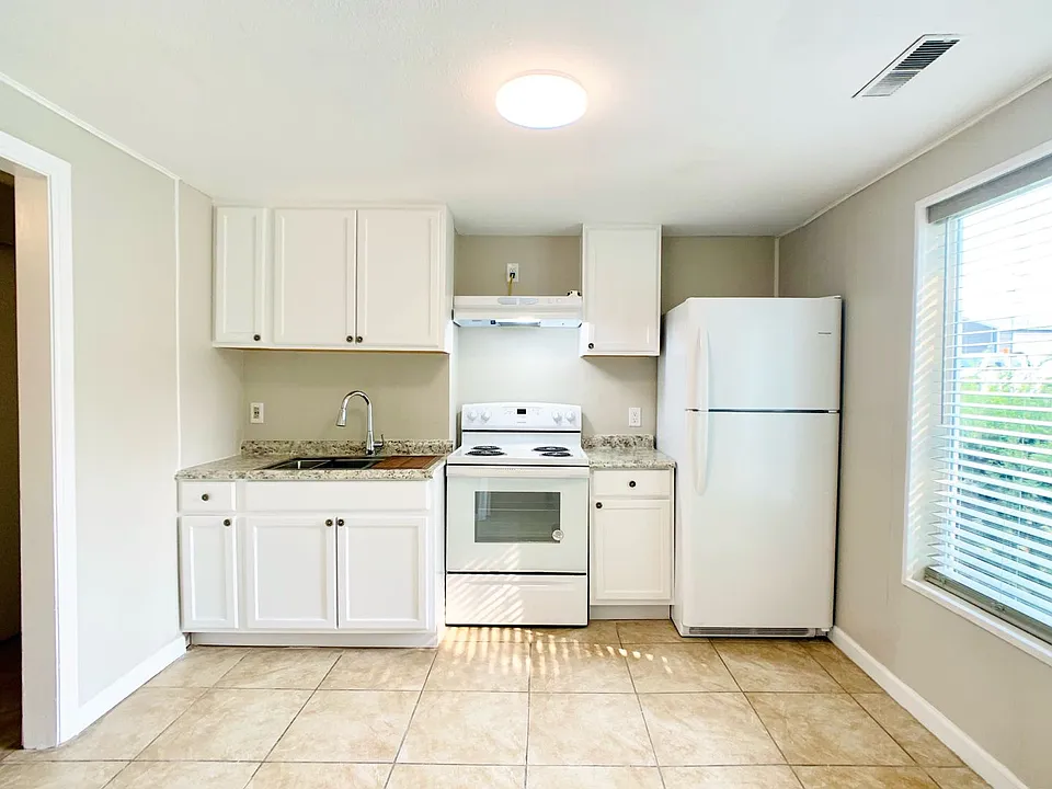 1610 5th Ave