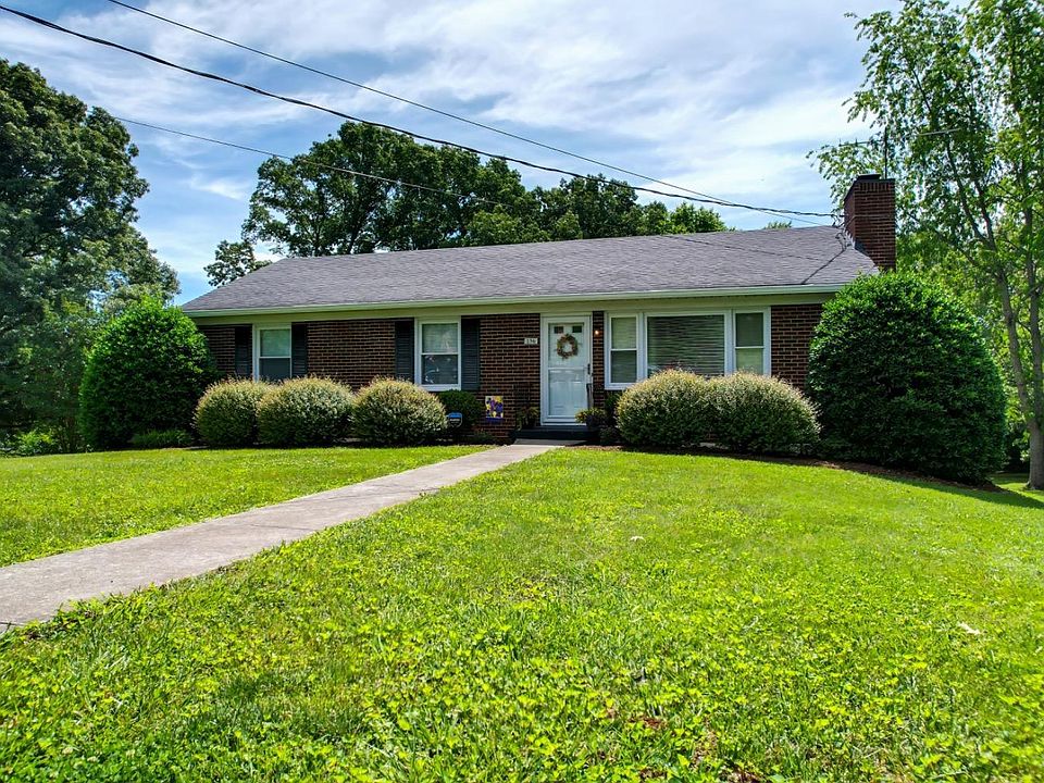 1st image of 136 Long Pine Dr