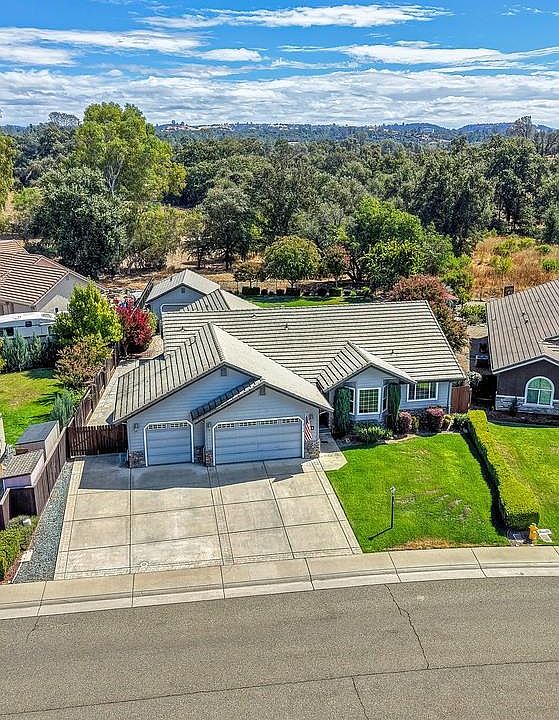 1st image of 318 Manor Dr