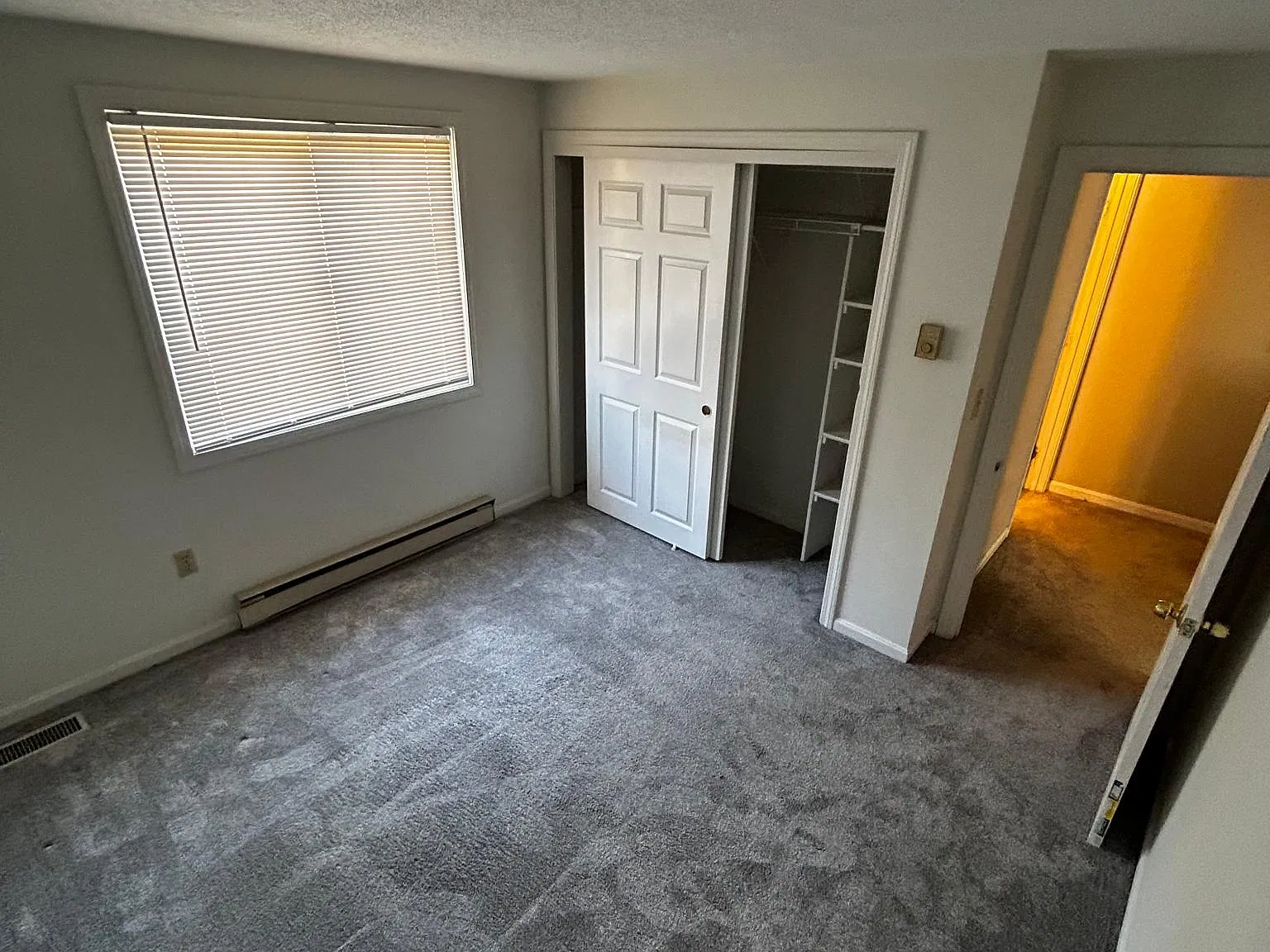 2 bed, 1056 sqft, $1,550 — Photo 2