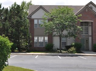 1631 Carlemont Dr APT A, Crystal Lake, IL 60014