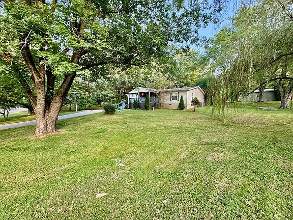 2nd image of 21 Riverview Trl