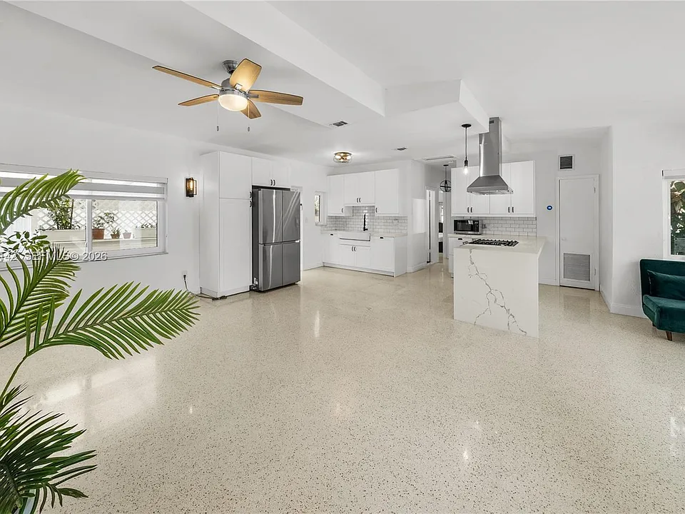 3130 SW 27th Ter