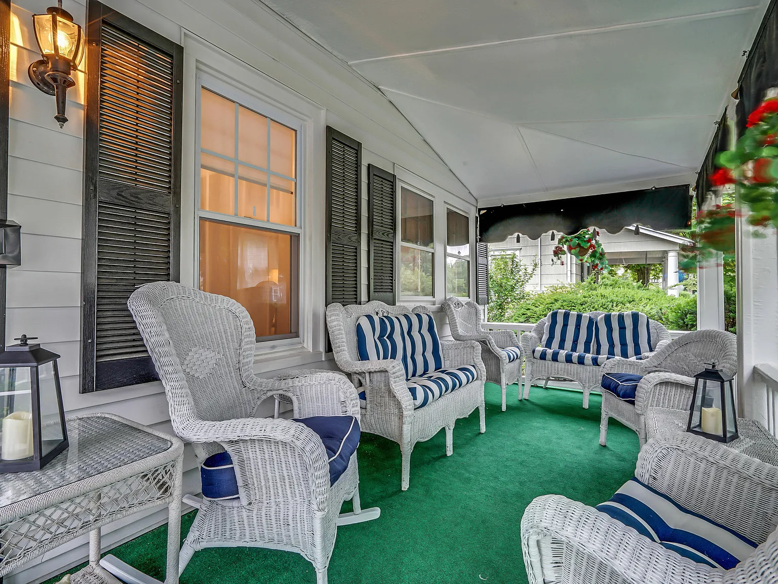 3 bed, 1.5 bath, 1338 sqft, $5,000 — Photo 4