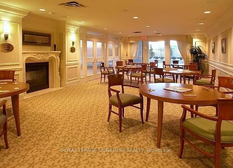 25 Kingsbridge Garden Cir #923 — Photo 22