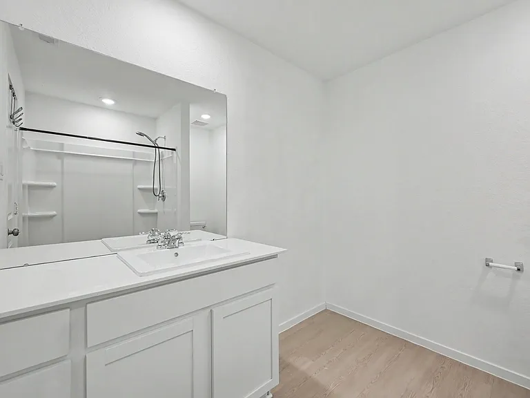 21154 Vercelli St — Photo 14