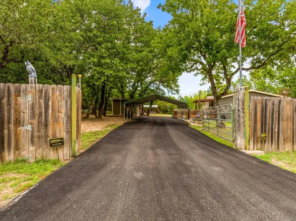 3810 Wisconsin Ct, Granbury, TX 76048