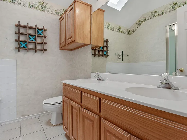 1209 Buehler Ct — Photo 9