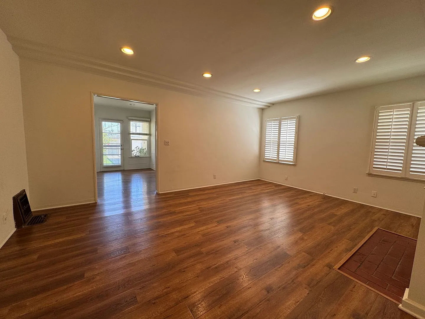 Charming Traditional Home with a Detached Guest House — Photo 2