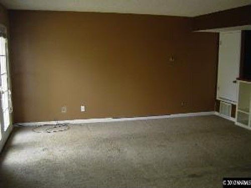 5th image of 1014 Bradley Sq