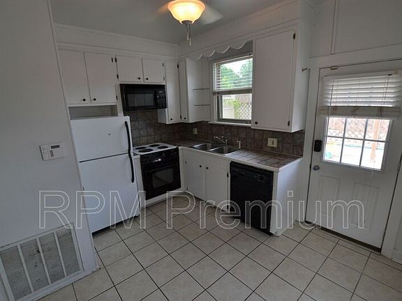 4th image of 7871 Lasalle Ave #1/2