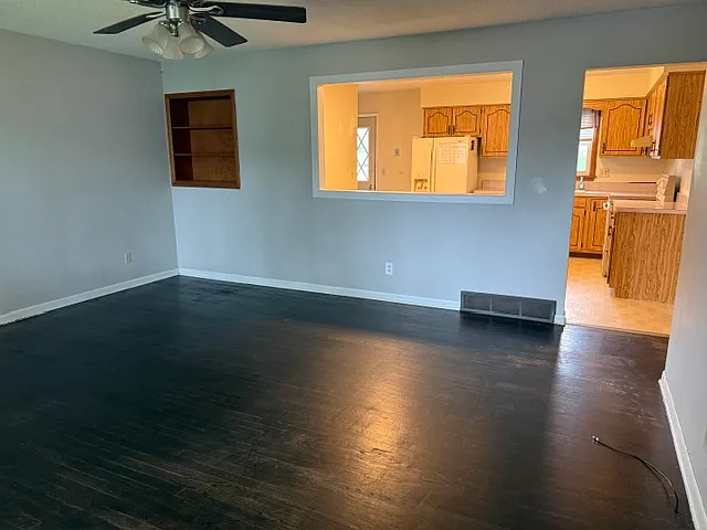 3 bed, 1905 sqft, $2,000 — Photo 3
