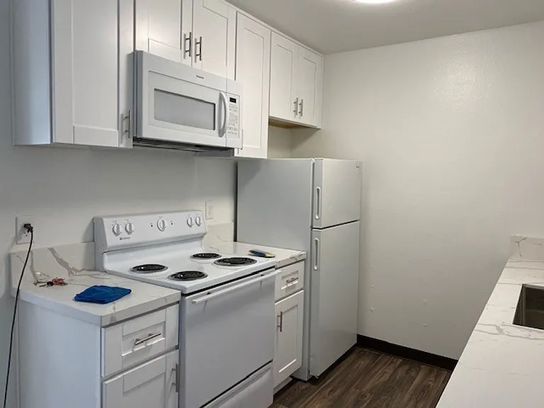 Sun Valley Gardens Apartments — Photo 29