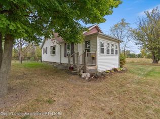 2558 Gilbert Rd, Lansing, MI 48911