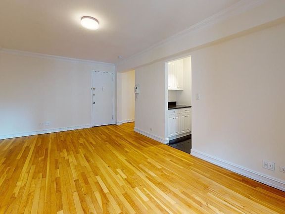 2nd image of 305 W 13th St #5F1