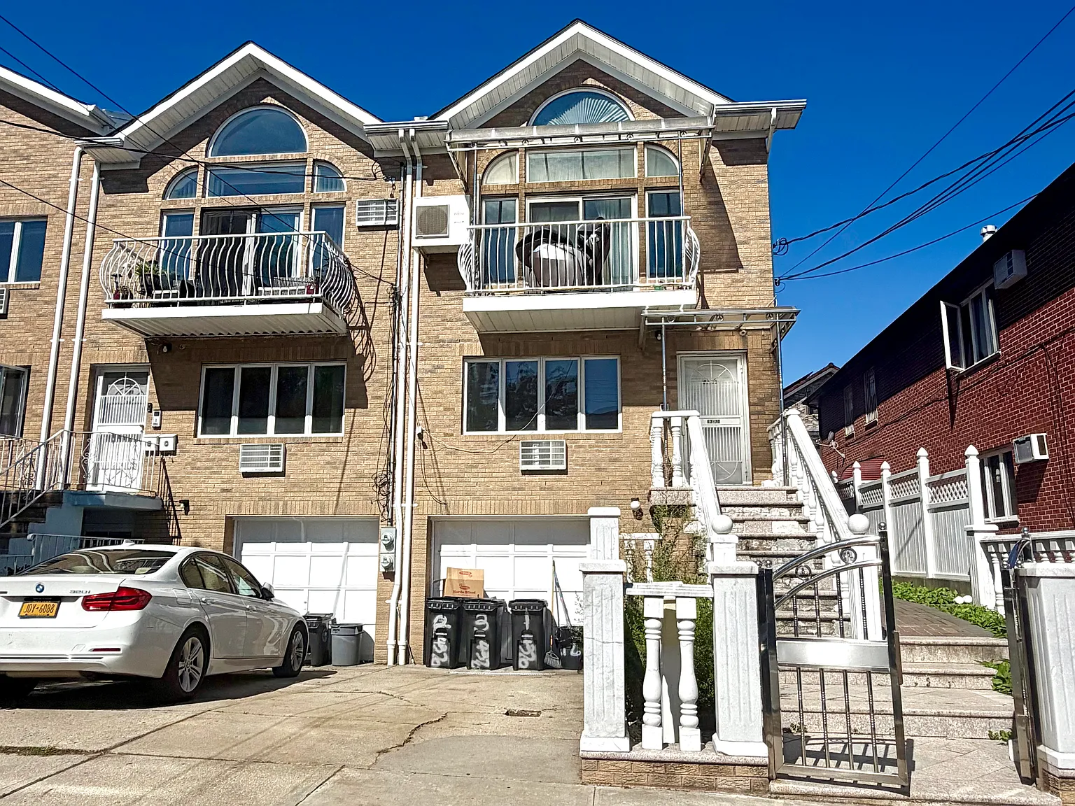 2 bed, 810 sqft, $2,400 — Photo 1