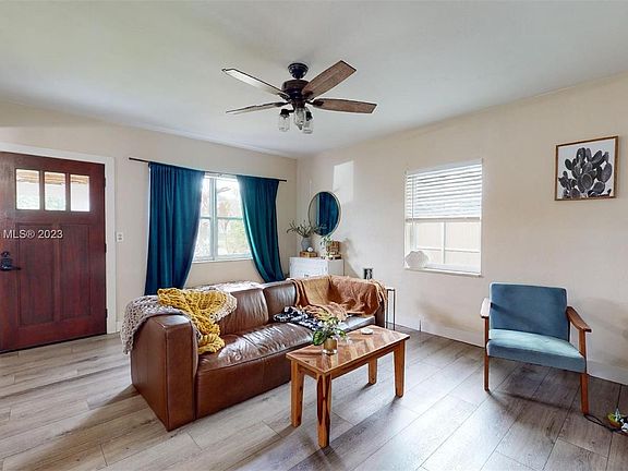 2nd image of 1520 NE 171st St