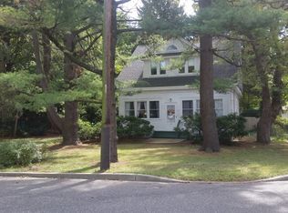 28 Spring St, WYANDANCH, NY 11798