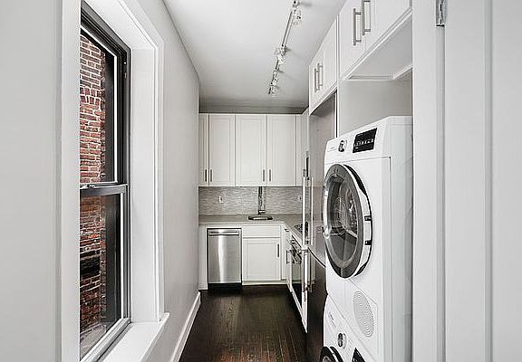 2nd image of 516 E 88th St APT 5C