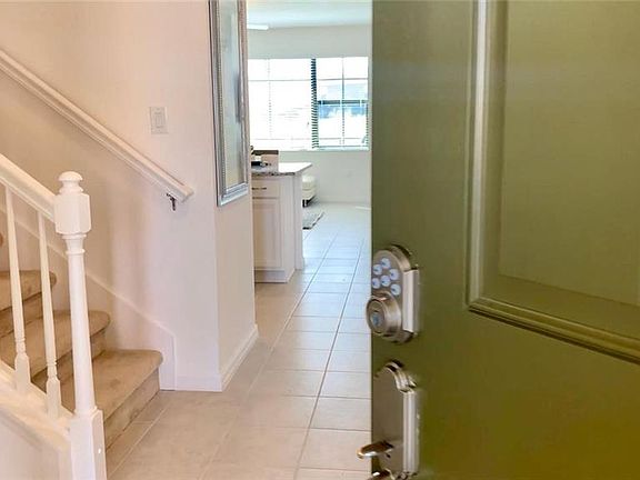5th image of 2557 Rosemont Cir