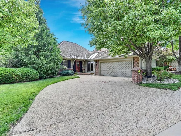 1903 Quail Run, Lawrence, KS 66047