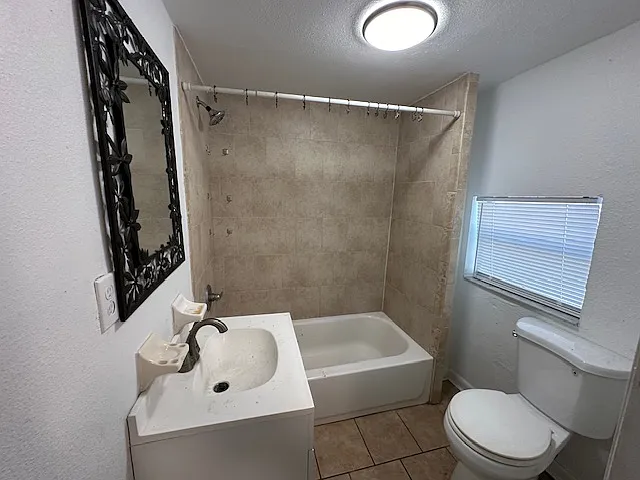2339 W Beach St — Photo 11