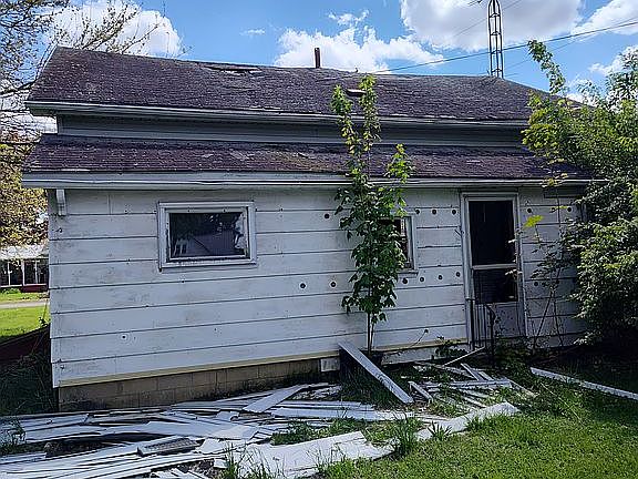 3rd image of 14 Kohler St
