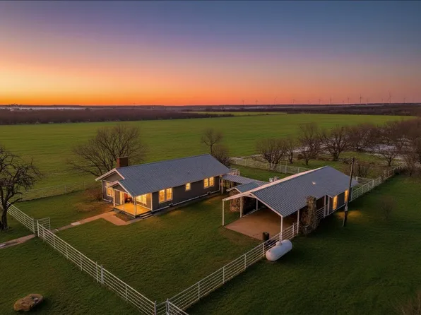 794 W Antelope Rd, Windthorst, TX 76389