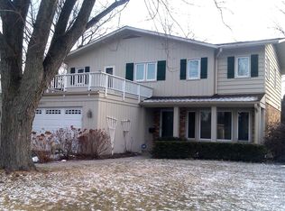2401 Colony Ct, Northbrook, IL