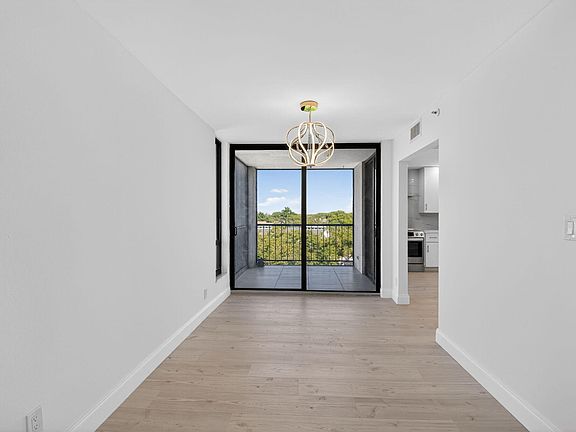 5th image of 7738 Lakeside Boulevard #352