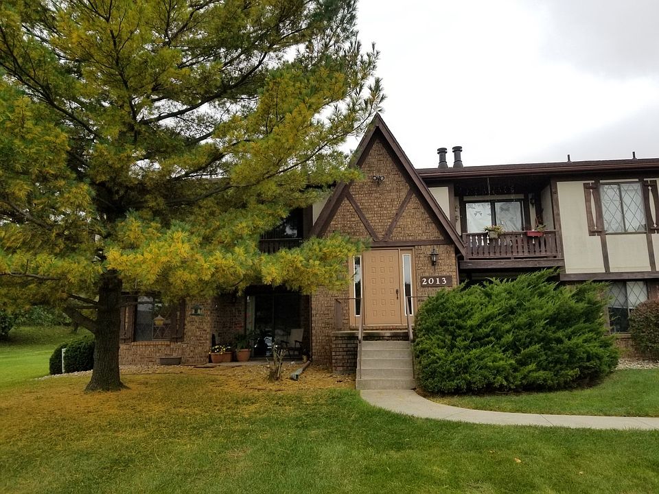 Front view 2013 Tracy Dr.