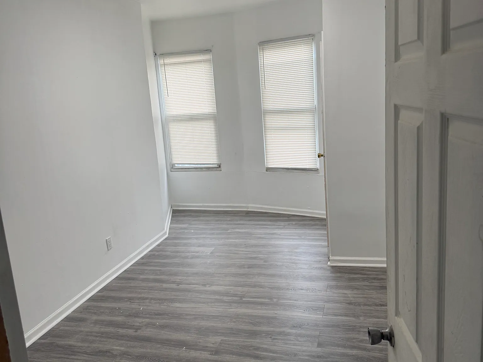2 bed, 800 sqft, $1,400 — Photo 2