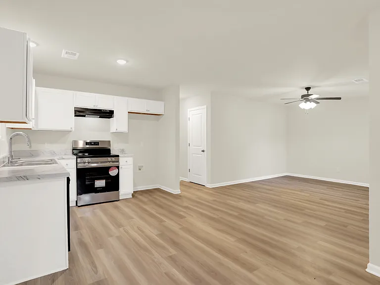 4443 Suncrest Dr — Photo 4