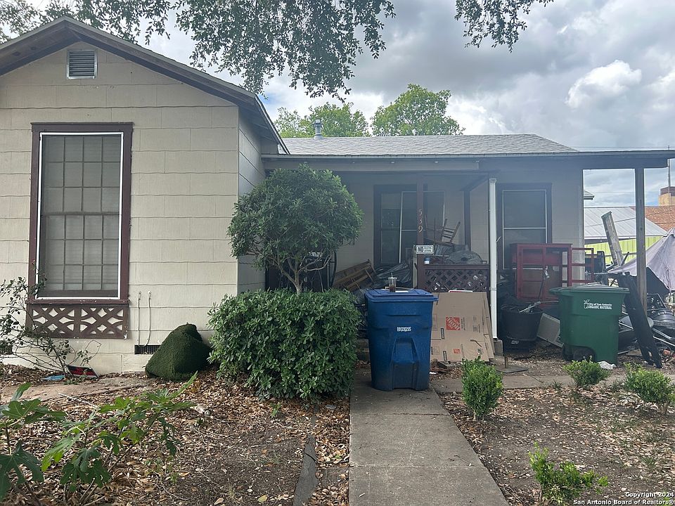 1st image of 539 W OLMOS DR
