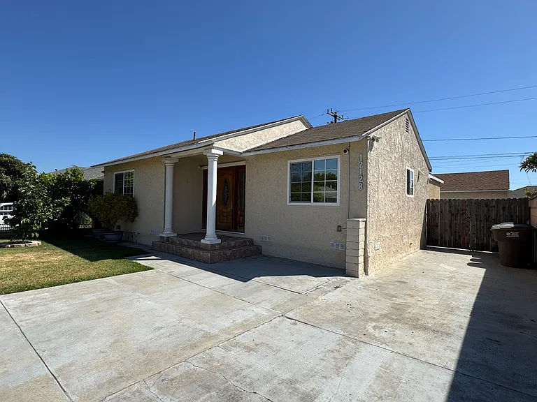 12128 Maryvine St — Photo 12