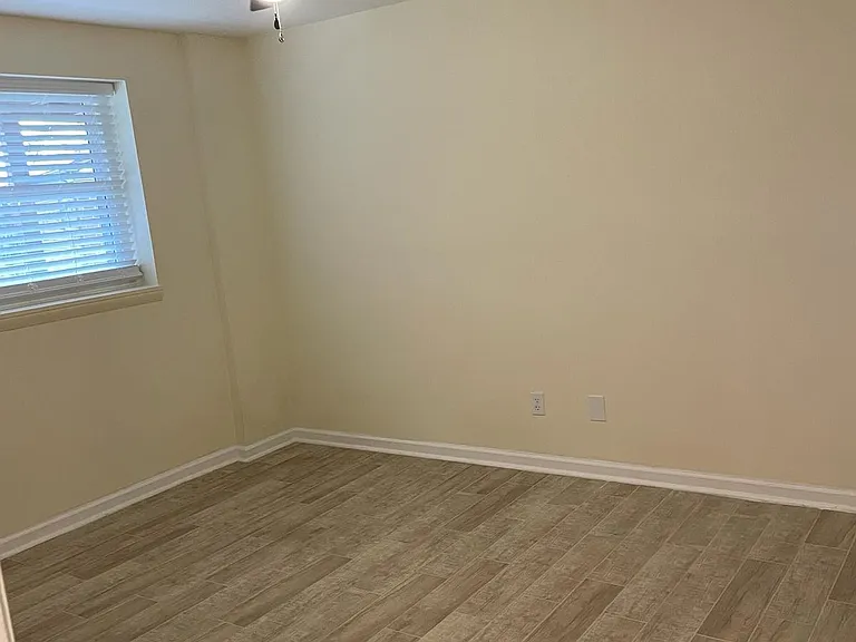 1005 Flanders Ln #1-2 — Photo 18