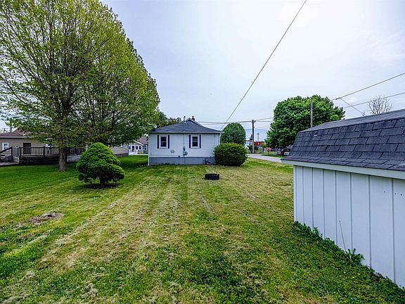 3rd image of 200 N Delaware St