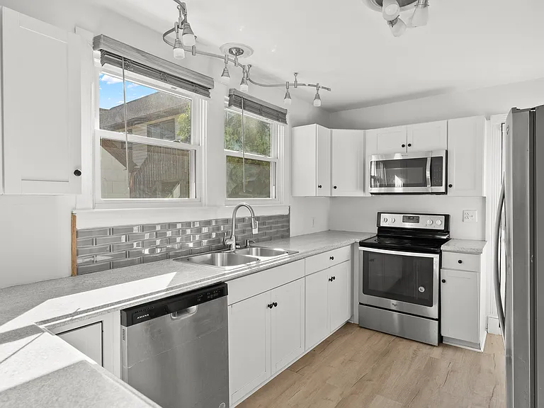 1006 Carlton Ave — Photo 19