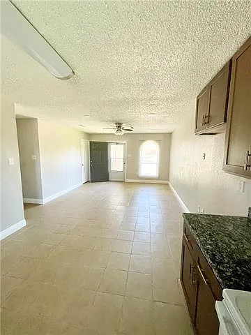 2205 Argyll St — Photo 8