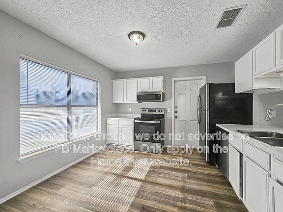 4th image of 5935 Glacier Sun Dr