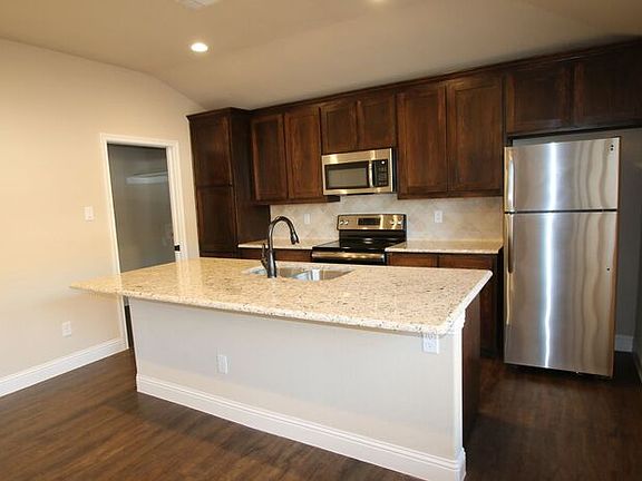 4th image of 1320 White Sand Dr