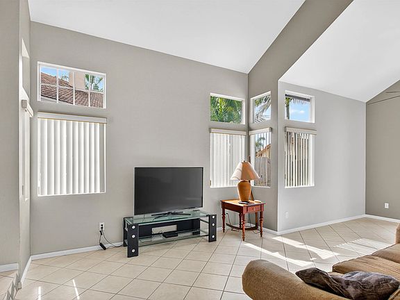 5th image of 13484 Chelly Ct