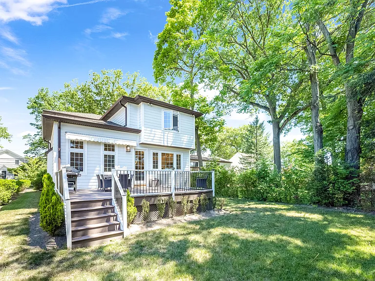 70 Columbus Dr — Photo 25